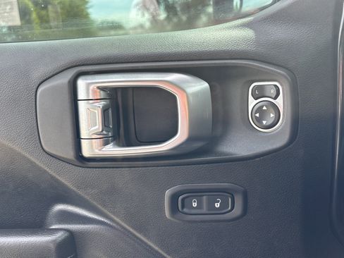 Used 2019 Jeep Wrangler Unlimited Sport S AWD/4WD image 27