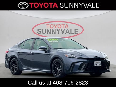 Used 2026 Toyota Camry SE FWD image 11
