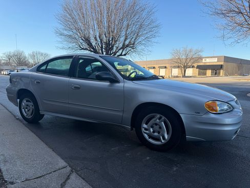 Used 2005 Pontiac Grand Am SE image 9
