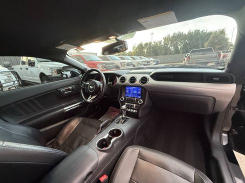 Used 2020 Ford Mustang Premium RWD image 15