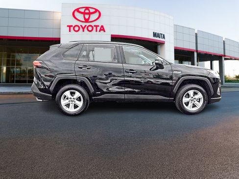 Certified 2021 Toyota RAV4 XLE w/ Convenience Package AWD/4WD image 2