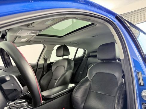 Used 2018 Kia Stinger Premium image 13