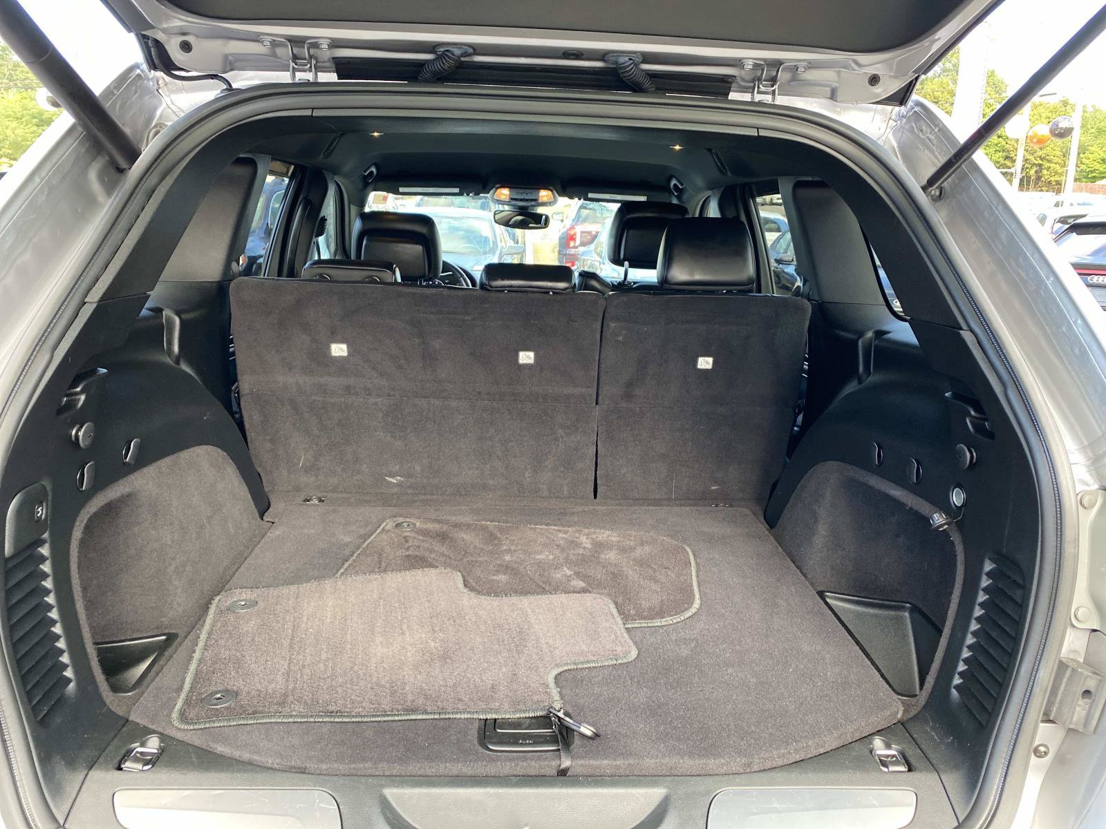 Used 2018 Jeep Grand Cherokee Limited AWD/4WD image 6