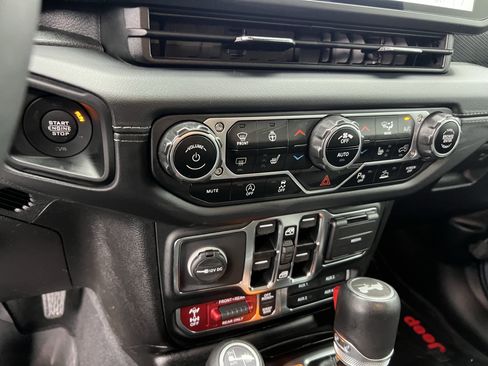 Used 2024 Jeep Wrangler Unlimited Rubicon image 27