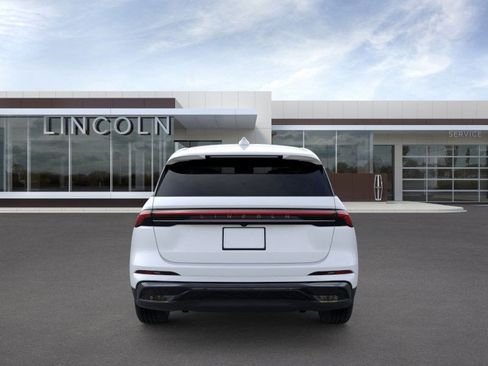 New 2025 Lincoln Nautilus Premier w/ Equipment Group 102A AWD/4WD image 5