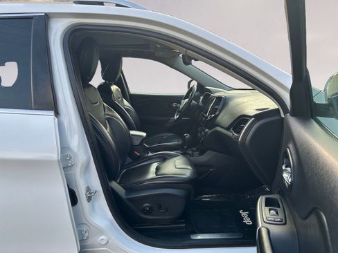 Used 2019 Jeep Cherokee Limited w/ Technology Group image 22