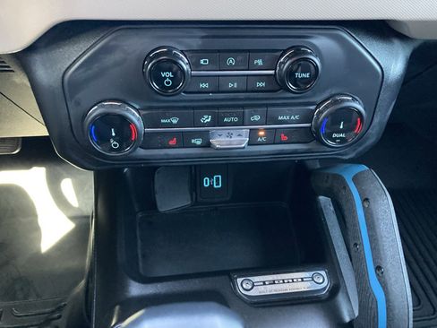 Used 2022 Ford Bronco Wildtrak image 24