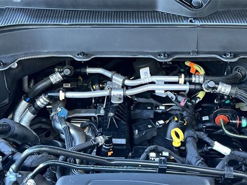 Used 2022 Ford Explorer XLT w/ Equipment Group 202A image 37