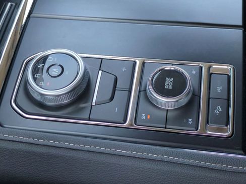 Used 2022 Ford Expedition XLT AWD/4WD image 31