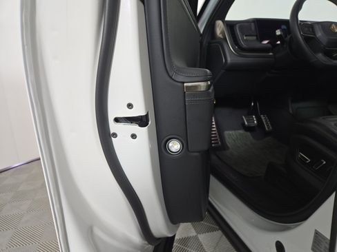 Used 2024 Rivian R1S Adventure AWD/4WD image 32