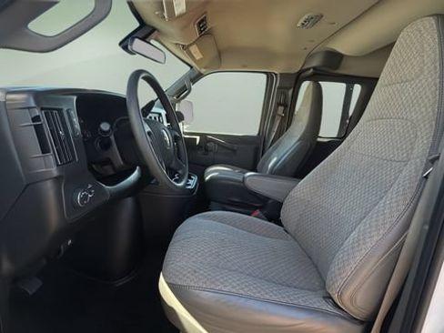 Used 2024 Chevrolet Express 3500 LT w/ LT Preferred Equipment Group RWD image 18