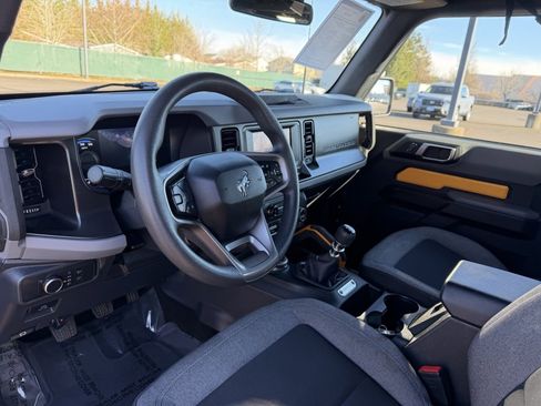 Used 2022 Ford Bronco Base image 16