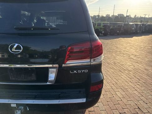 Used 2015 Lexus LX 570 4WD image 11