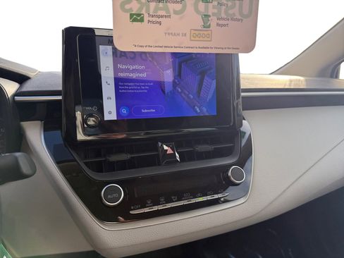 Used 2025 Toyota Corolla LE image 12