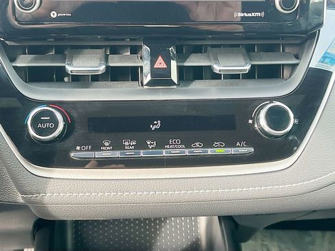 Used 2022 Toyota Corolla SE image 15