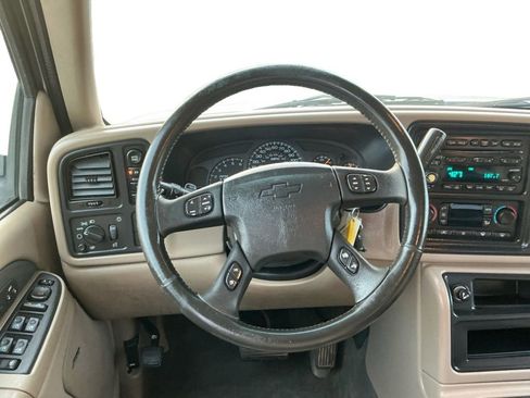 Used 2004 Chevrolet Avalanche Z71 w/ Sun And Sound Package image 18