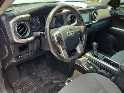 Used 2019 Toyota Tacoma SR5 RWD image 18