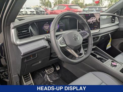 New 2026 Volkswagen Tiguan SE R-Line FWD image 9