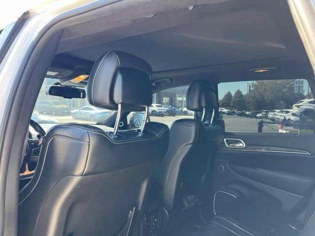 Used 2015 Jeep Grand Cherokee SRT w/ Luxury Group II AWD/4WD image 9