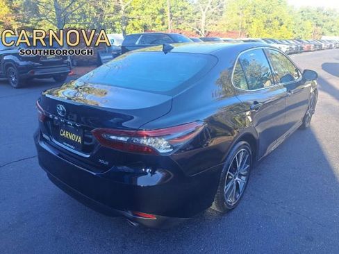 Used 2021 Toyota Camry XLE image 6