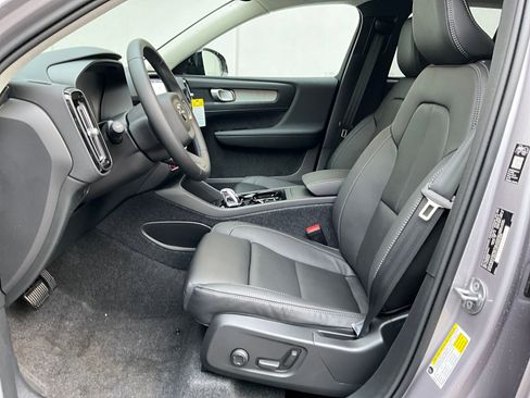 New 2026 Volvo XC40 B5 Plus w/ Protection Package Premier image 8