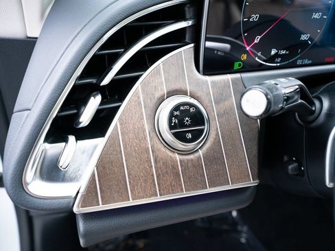 Used 2025 Mercedes-Benz E 350 Sedan w/ Winter Package image 33