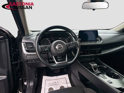 Used 2024 Nissan Rogue S image 14