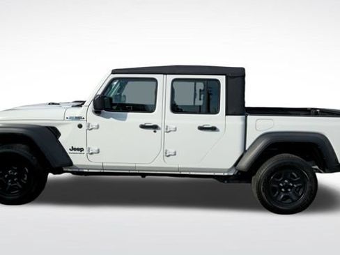 Used 2026 Jeep Gladiator Sport AWD/4WD image 2