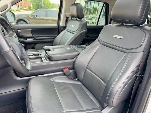 Used 2025 Ford Expedition Max Platinum AWD/4WD image 14