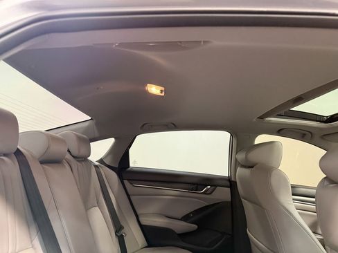 Used 2018 Honda Accord EX-L image 16