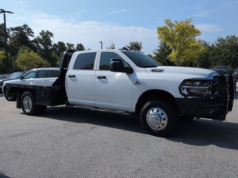 Used 2026 RAM 3500 Tradesman w/ Chrome Appearance Group AWD/4WD image 2