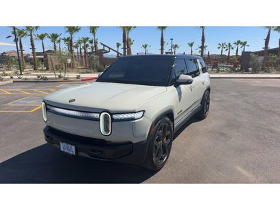 Used 2025 Rivian R1S Premium