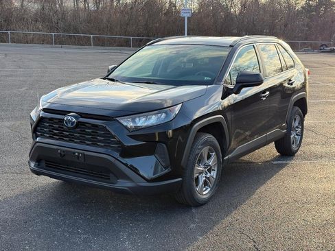 Certified 2022 Toyota RAV4 LE image 11