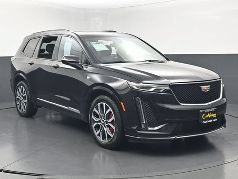 Used 2024 Cadillac XT6 Sport w/ Technology Package AWD/4WD image 3