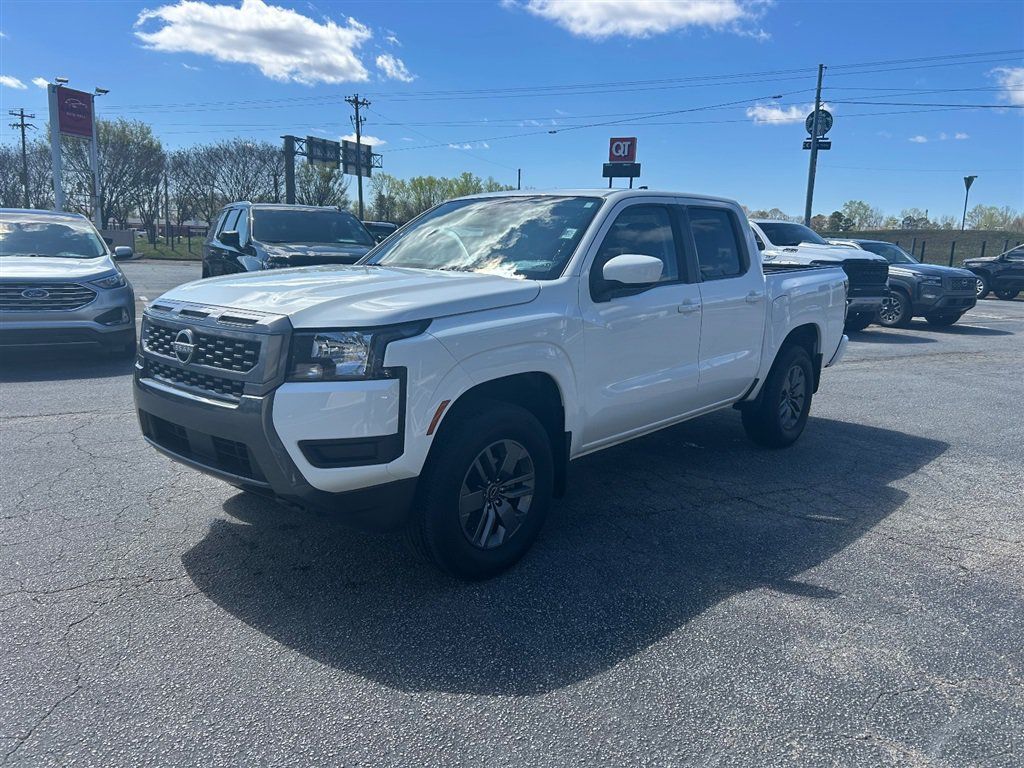 Used 2025 Nissan Frontier SV AWD/4WD image 2