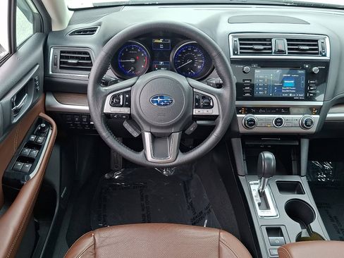 Used 2017 Subaru Outback 3.6R Touring w/ Popular Package #5A image 11
