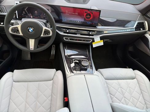 New 2026 BMW X5 xDrive40i w/ M Sport Package AWD/4WD image 17