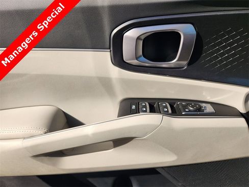 New 2025 Kia Sorento S image 16