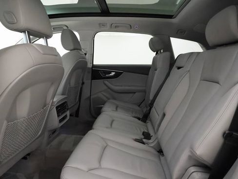 Used 2023 Audi Q7 3.0T Premium Plus image 16
