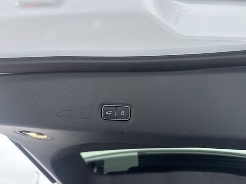 Used 2025 Ford Expedition Active image 47