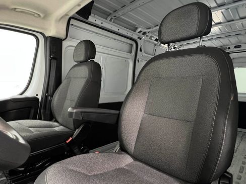 Used 2023 RAM ProMaster 2500 FWD image 13