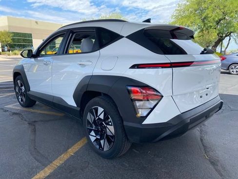 Used 2025 Hyundai Kona SEL FWD image 2