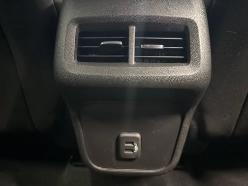Used 2022 Chevrolet Equinox LT FWD image 16