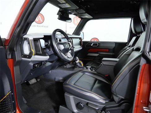 Used 2023 Ford Bronco Badlands image 14