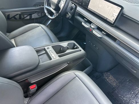 Certified 2024 Kia EV9 Light Long Range RWD image 18