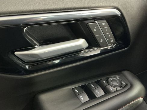 Used 2025 Chevrolet Suburban RST w/ Comfort Package image 23