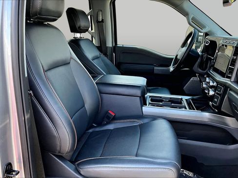Used 2023 Ford F250 Lariat w/ Lariat Ultimate Package AWD/4WD image 8