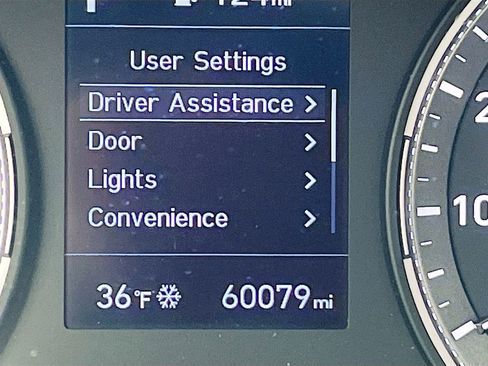 Used 2022 Hyundai Venue SEL w/ Cargo Package image 12