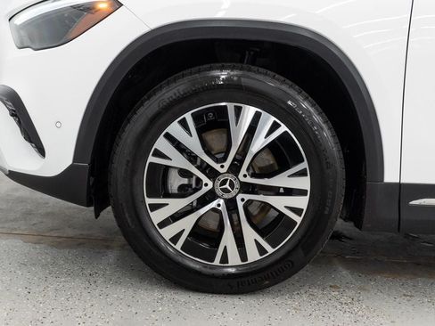 Used 2025 Mercedes-Benz GLA 250 4MATIC w/ Winter Package image 29