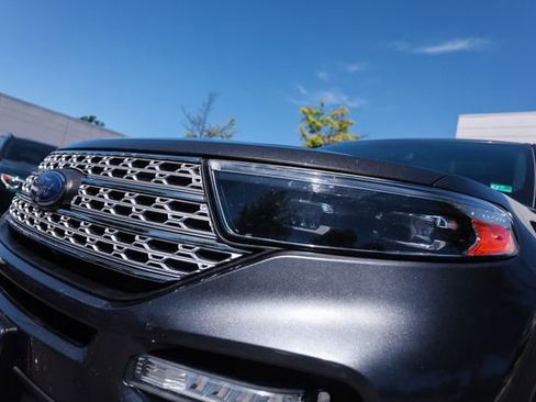 Used 2020 Ford Explorer Platinum w/ Premium Technology Package AWD/4WD image 15